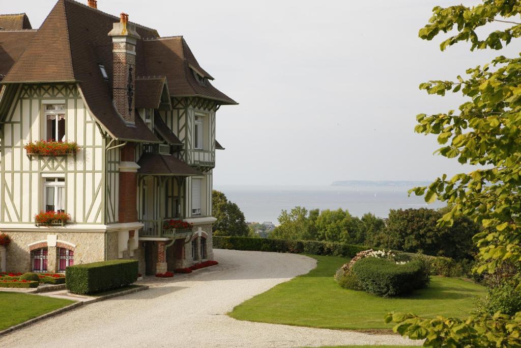 Bed and Breakfast Manoir De Benerville Deauville Exterior foto